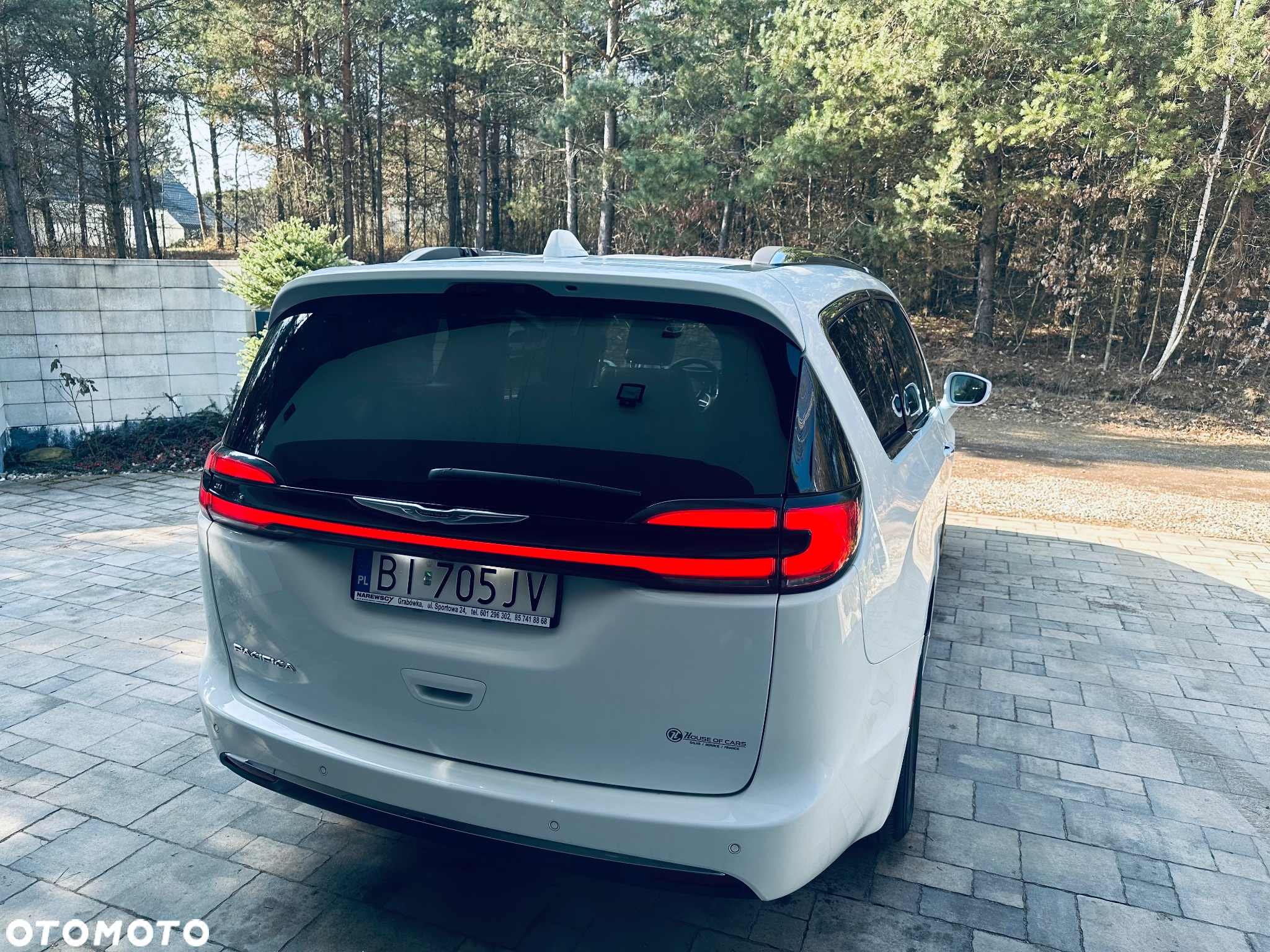 Chrysler Pacifica - 9