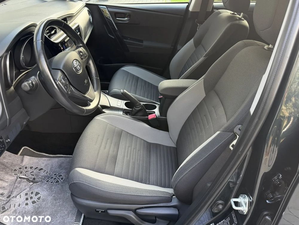 Toyota Auris - 8