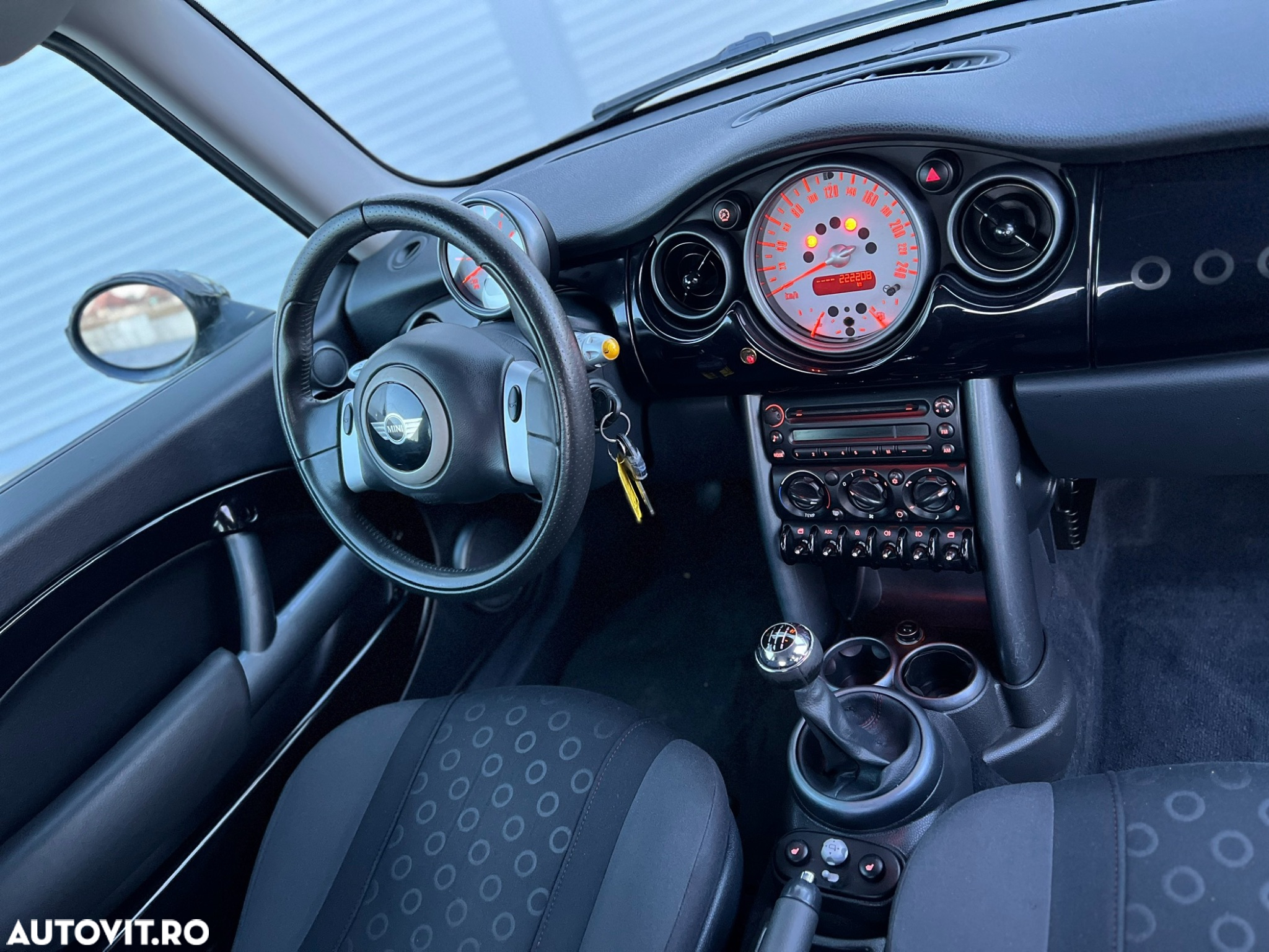Mini Cooper One - 7