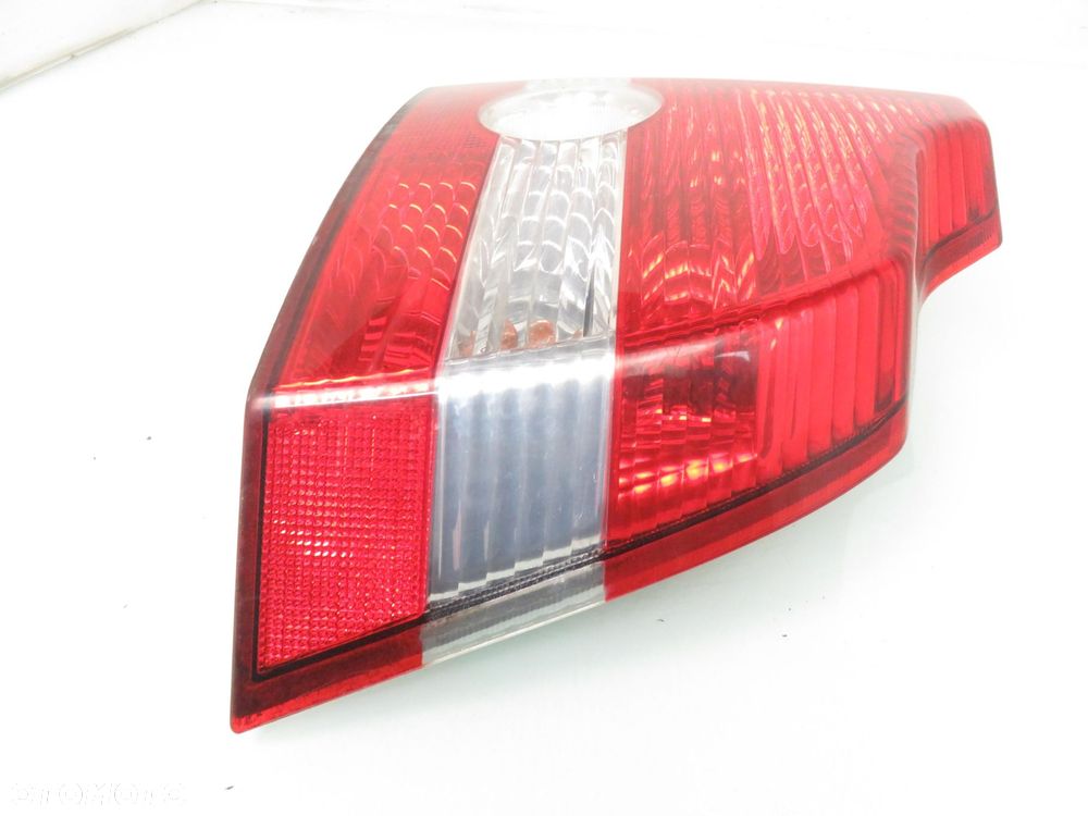 LAMPA PRAWA TYLNA VOLVO S40 II 30698913 - 2
