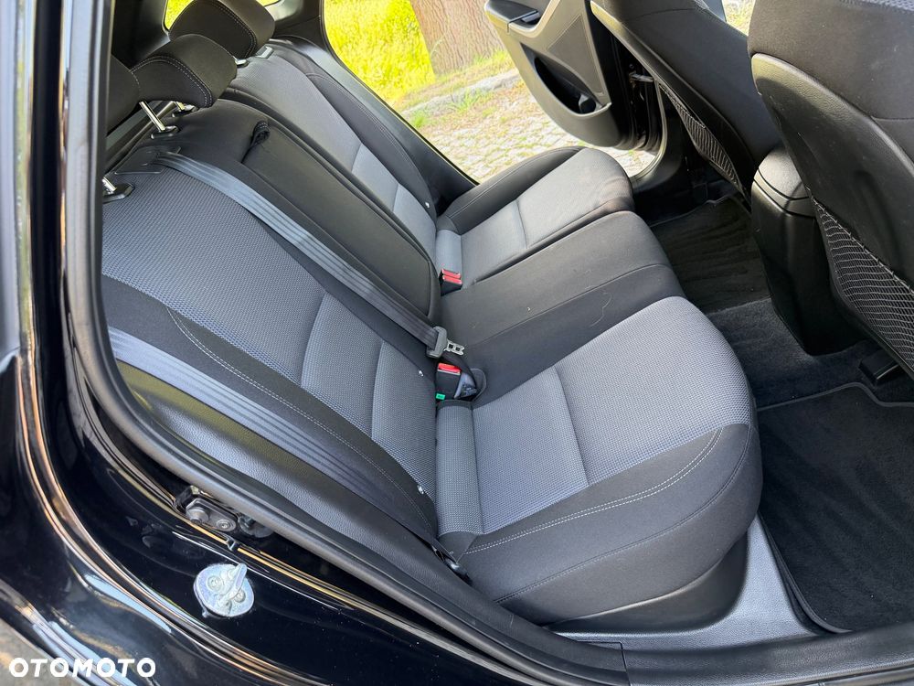 Hyundai i30 blue Kombi 1.6 CRDi Style - 25