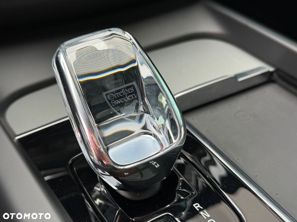 Volvo XC 60 T8 AWD Ultra Black Edition - 5
