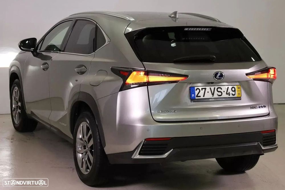 Lexus NX 300h Executive Plus - 17