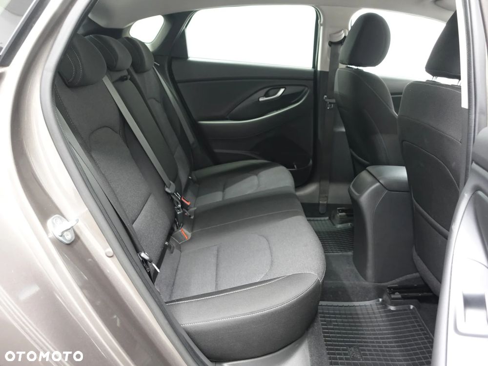 Hyundai i30 - 23