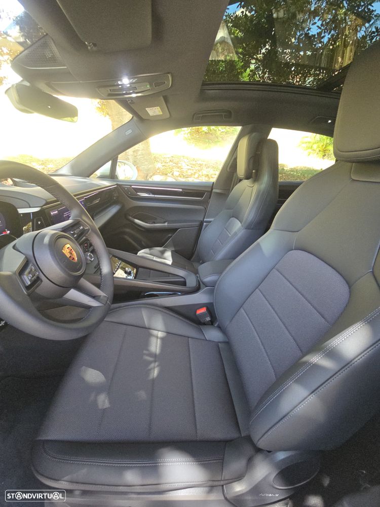Porsche Macan Electric - 26