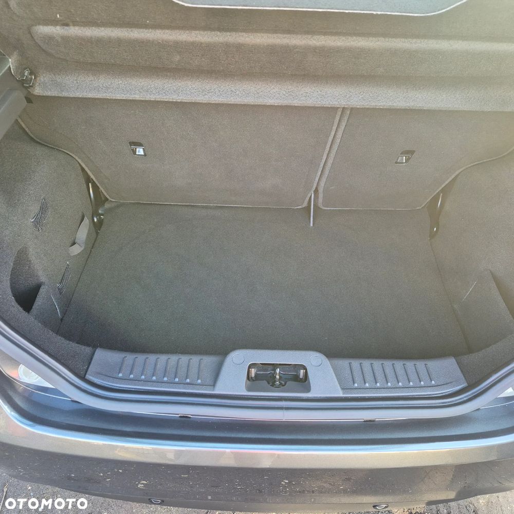 Ford Fiesta 1.0 Champions Edition - 12