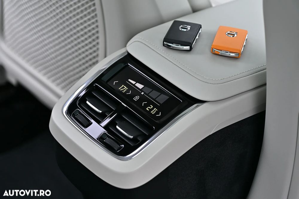 Volvo XC 60 B4 MHEV AT8 AWD Inscription - 27