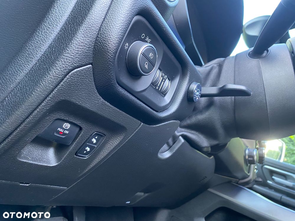 RAM 1500 - 18