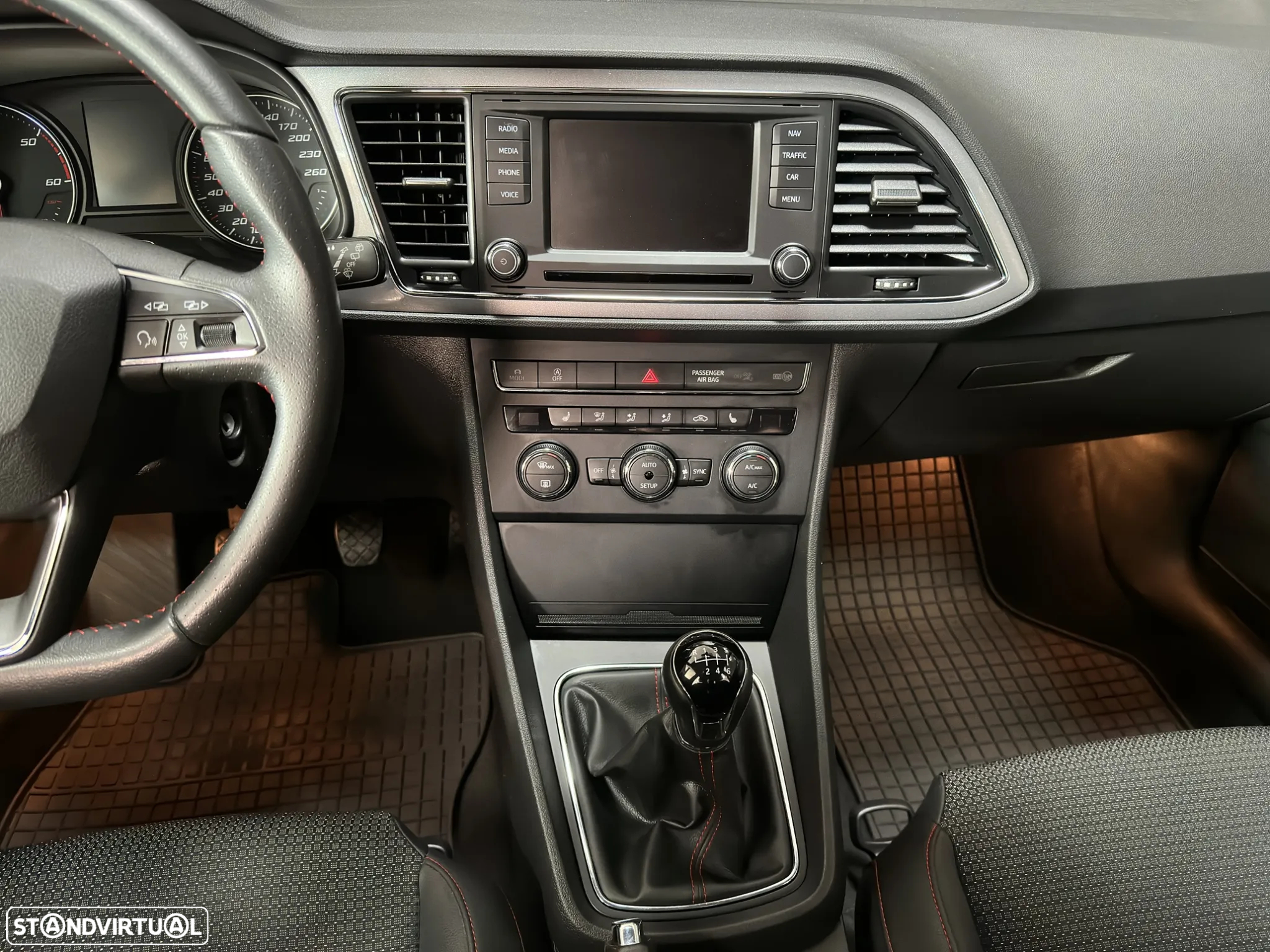 SEAT Leon 2.0 TDI DPF FR - 33