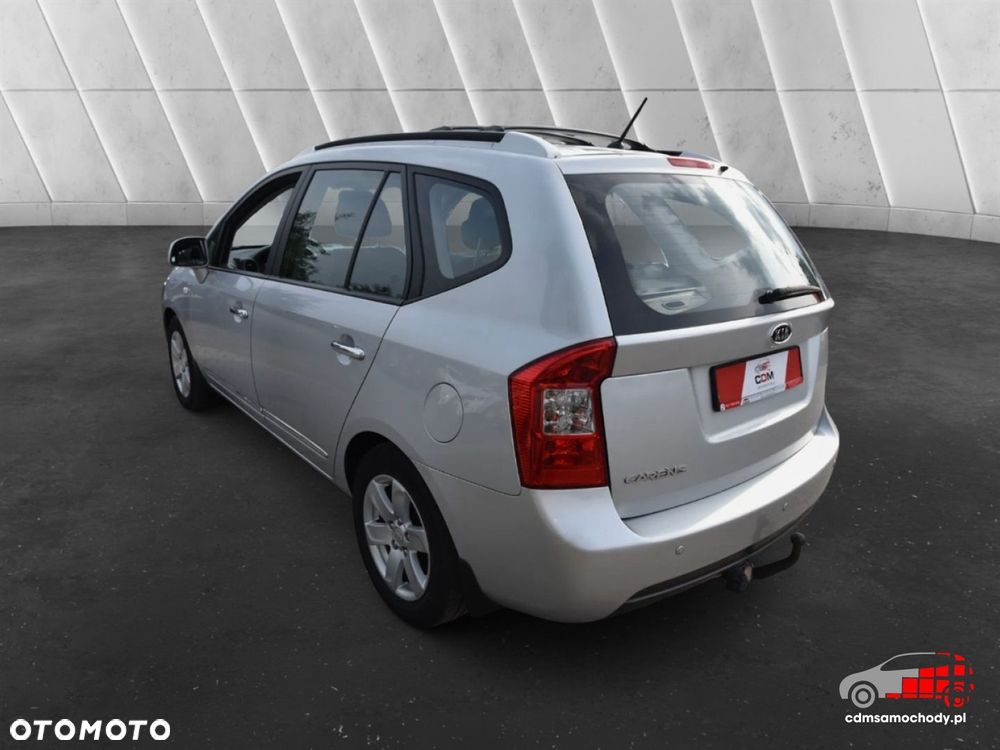 Kia Carens - 8