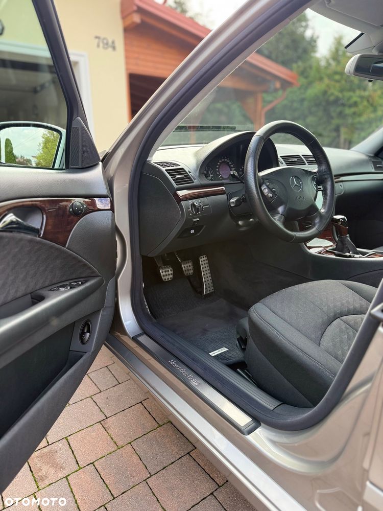 Mercedes-Benz Klasa E 200 Kompressor Classic - 11