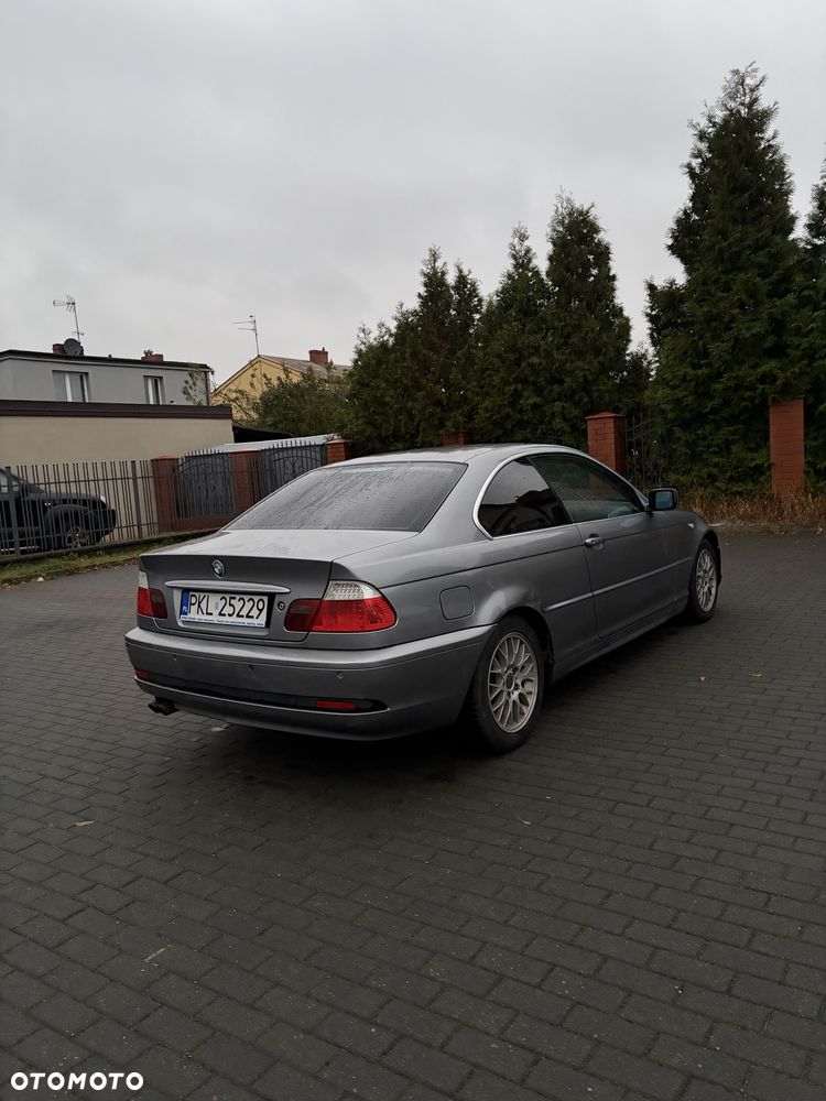 BMW Seria 3 2003 photo 4