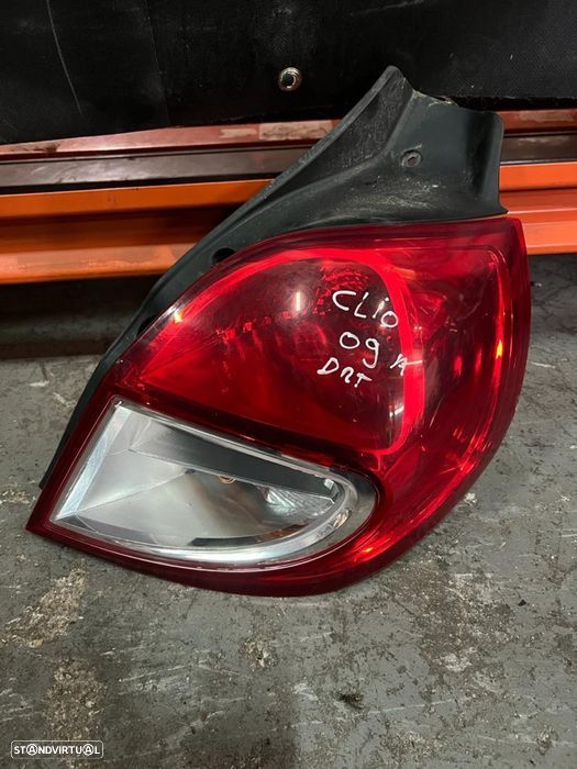 Farolim traseiro ditreito Renault Clio 3 - 1
