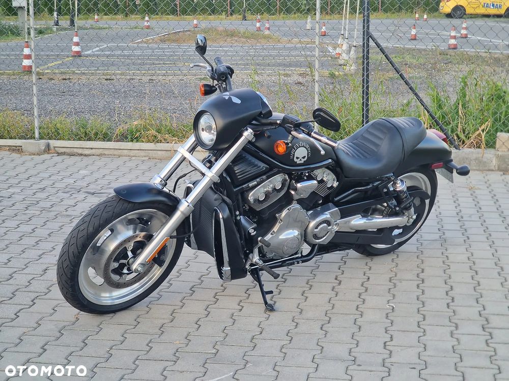 Harley-Davidson V-Rod Street Rod - 1