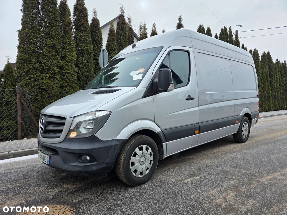 Mercedes-Benz Sprinter - 1