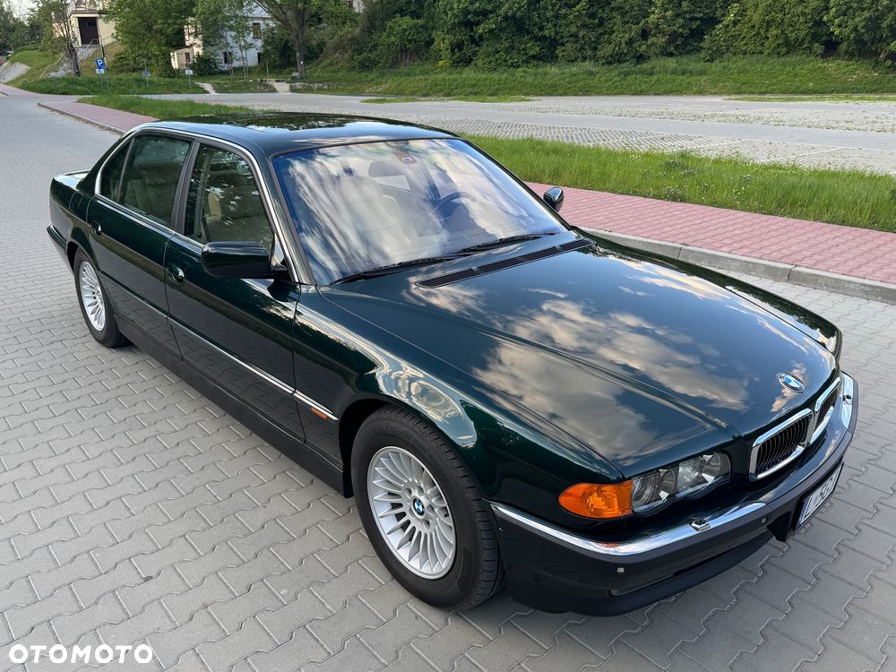 BMW Seria 7 750i - 16