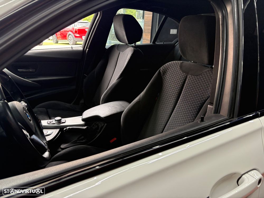 BMW 320 d Auto Pack M - 52