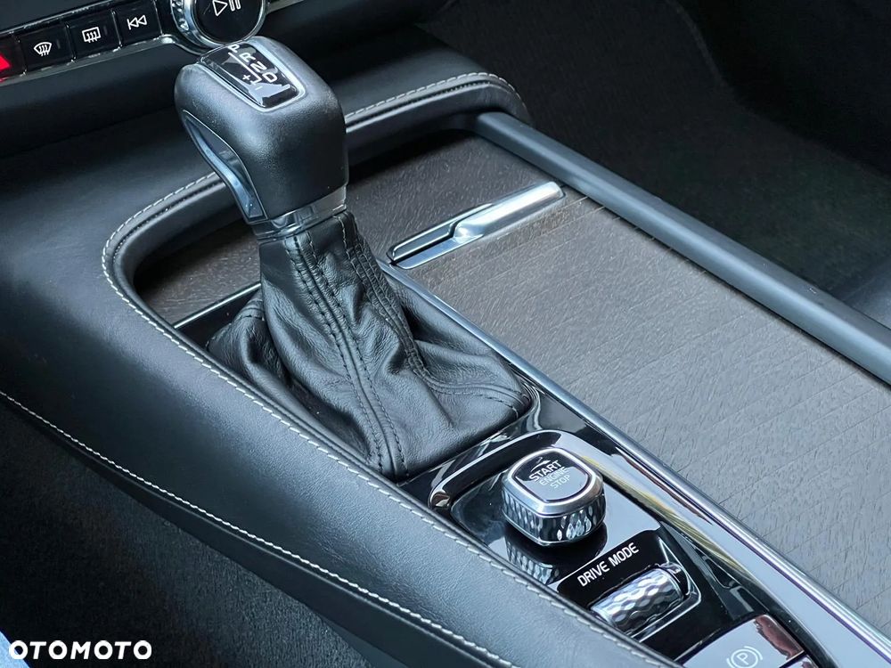 Volvo V90 Cross Country D5 AWD Pro - 31