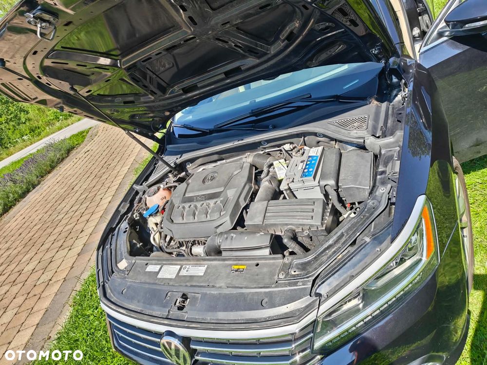 Volkswagen Passat - 11