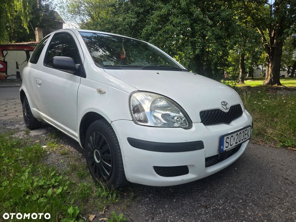 Toyota Yaris 1.0 Base - 1