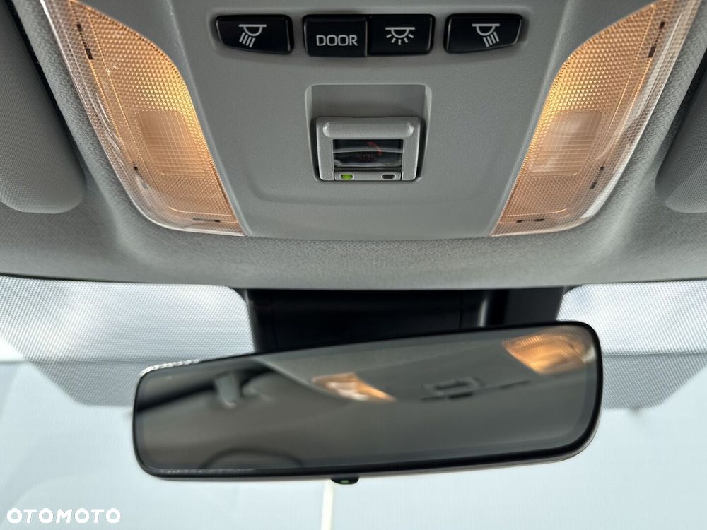 Toyota Corolla 2.0 Hybrid Comfort - 23