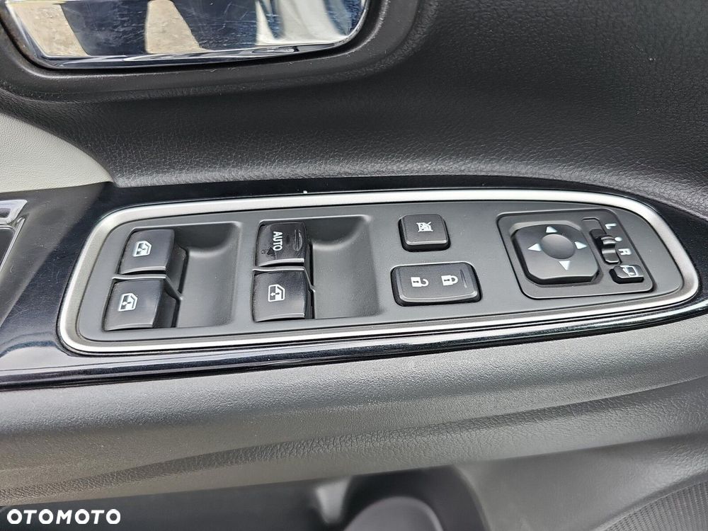 Mitsubishi Outlander - 19