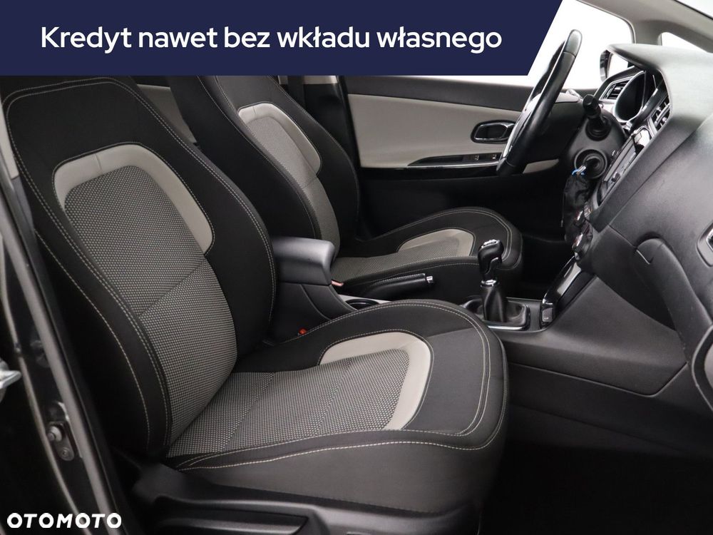 Kia Ceed - 11