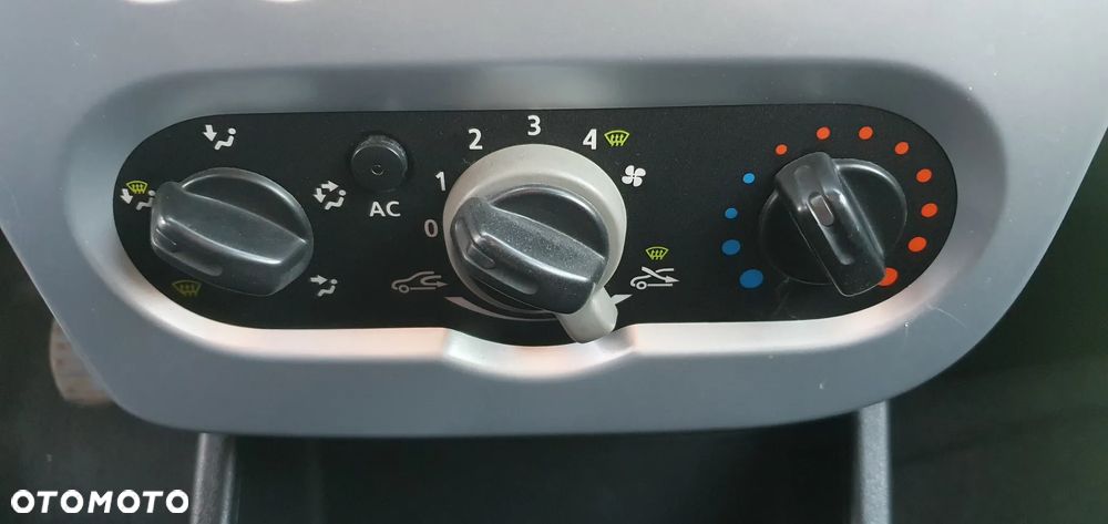 Dacia Sandero 1.4 MPI Laureate - 15