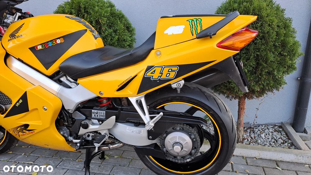Honda VFR - 38