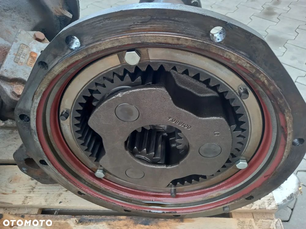 Tylne zwolnice układ planetarny Massey Ferguson 6170 - 7