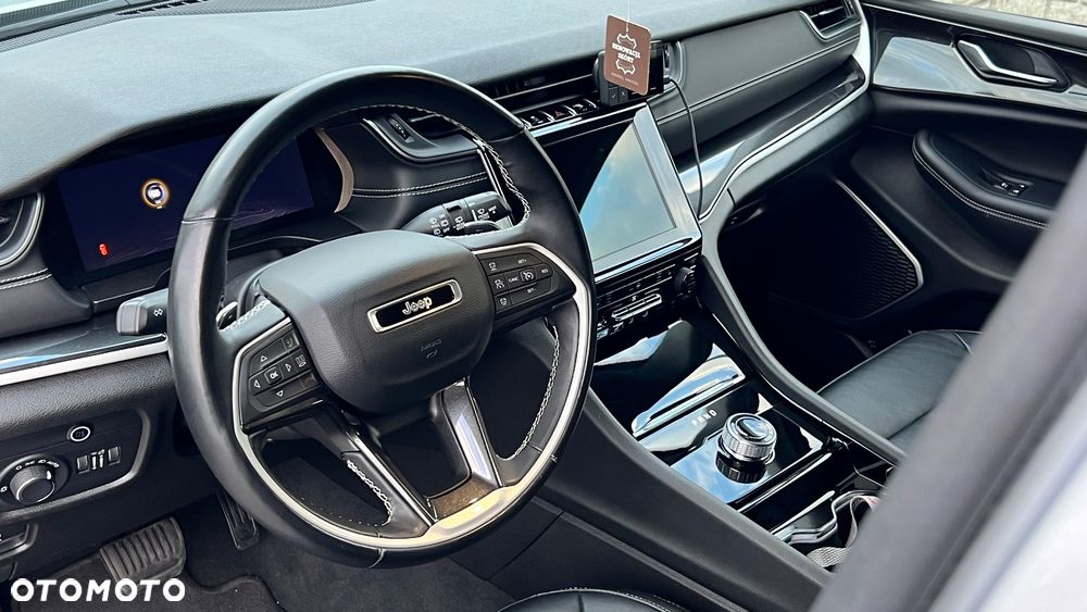 Jeep Grand Cherokee - 22