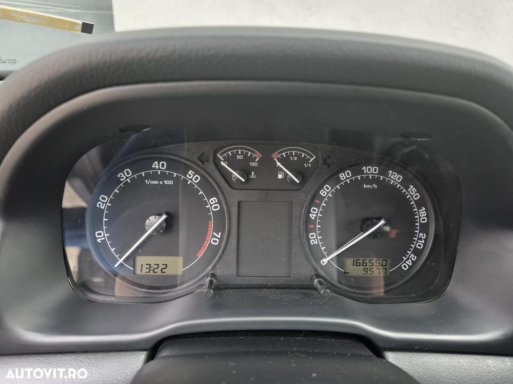 Skoda Octavia 1.6 - 12