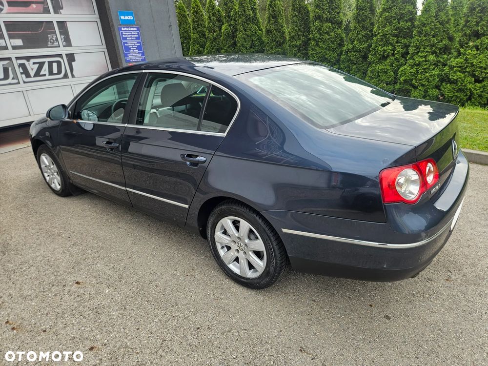 Volkswagen Passat 1.9 TDI Comfortline - 22