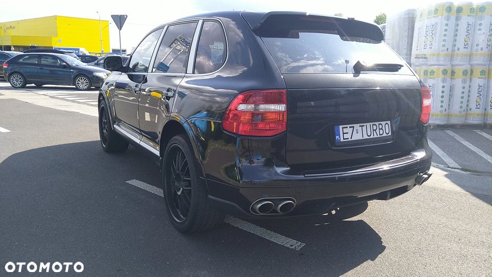Porsche Cayenne Turbo - 15
