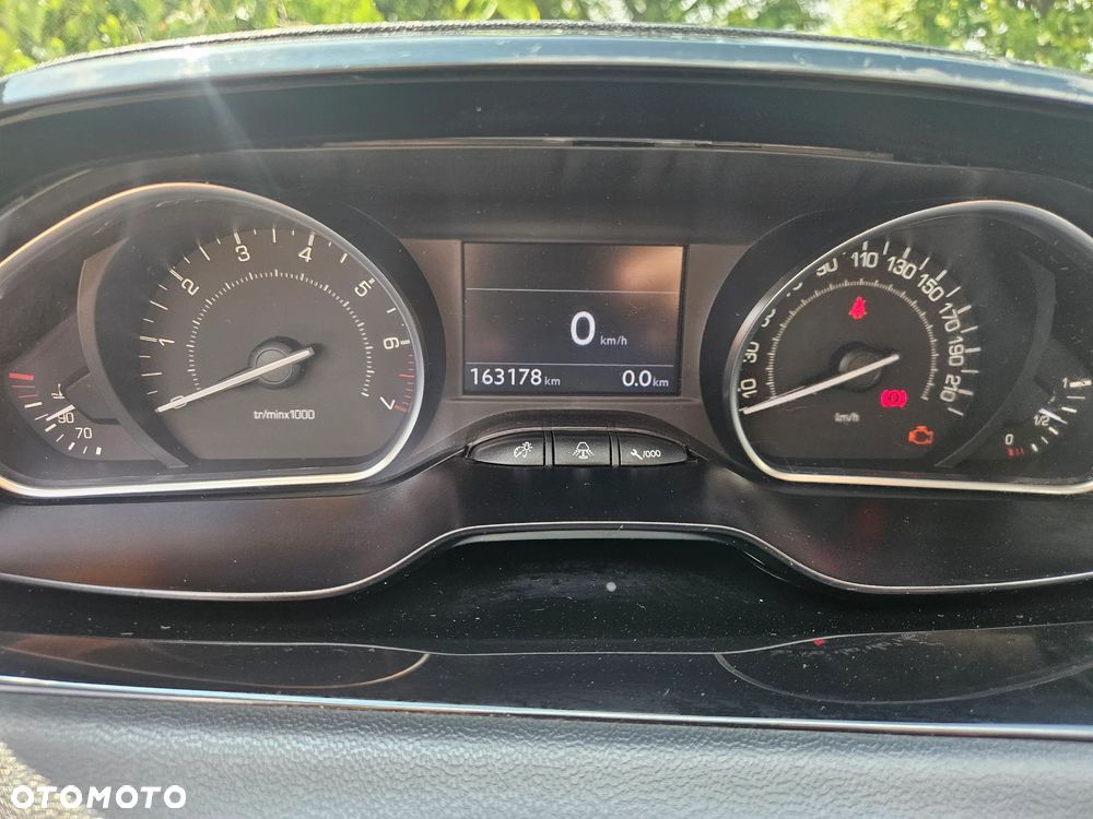 Peugeot 208 1.4 VTi Allure - 9