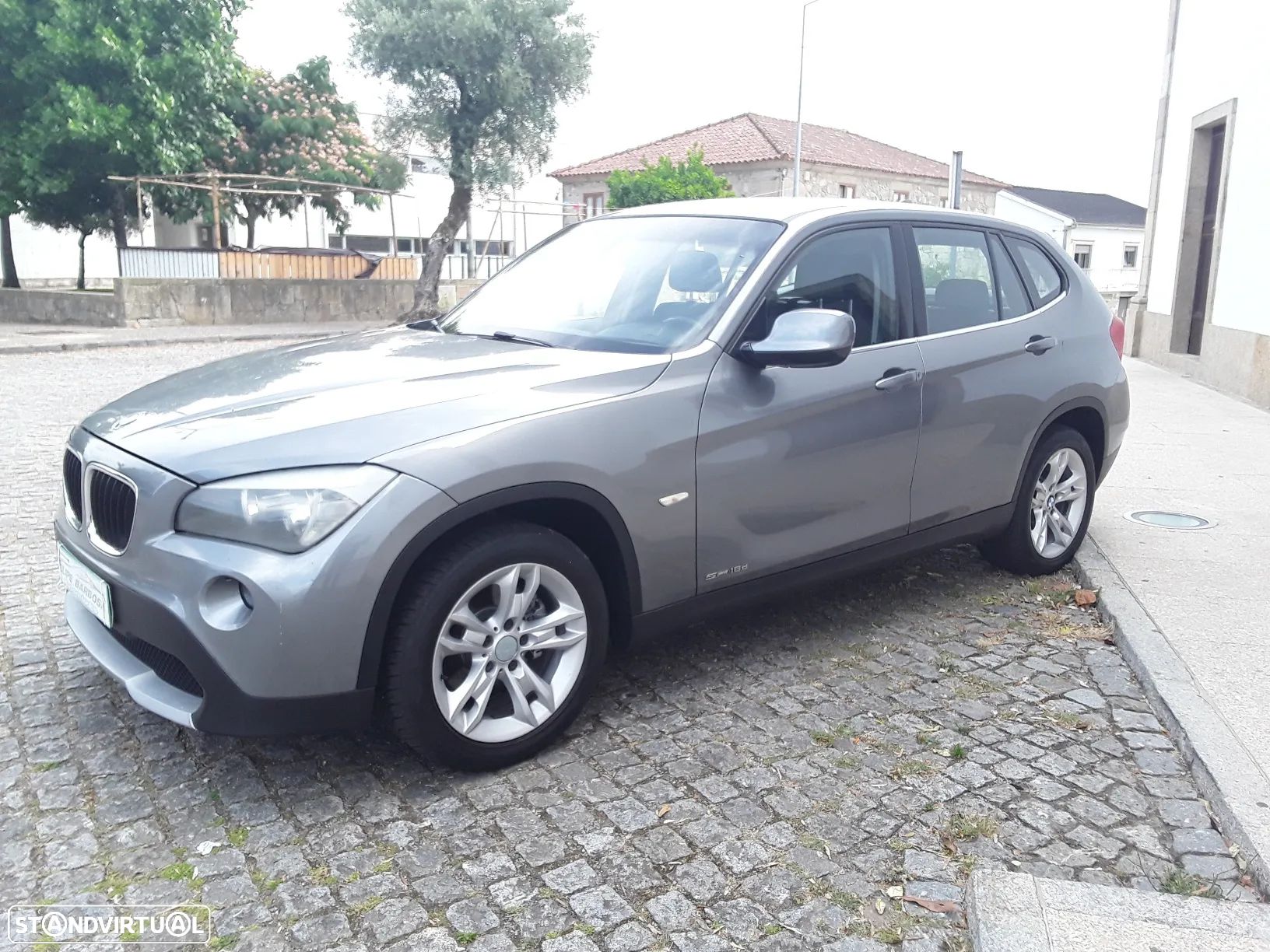 BMW X1 18 d sDrive - 1