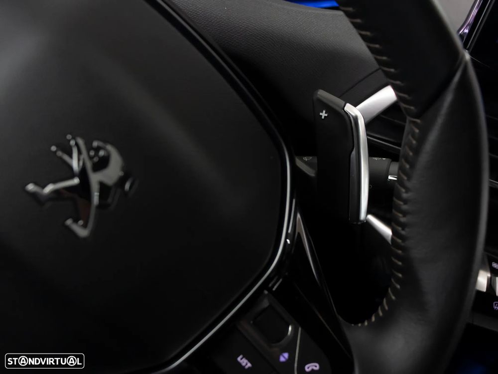 Peugeot 3008 1.2 PureTech Allure EAT8 - 26