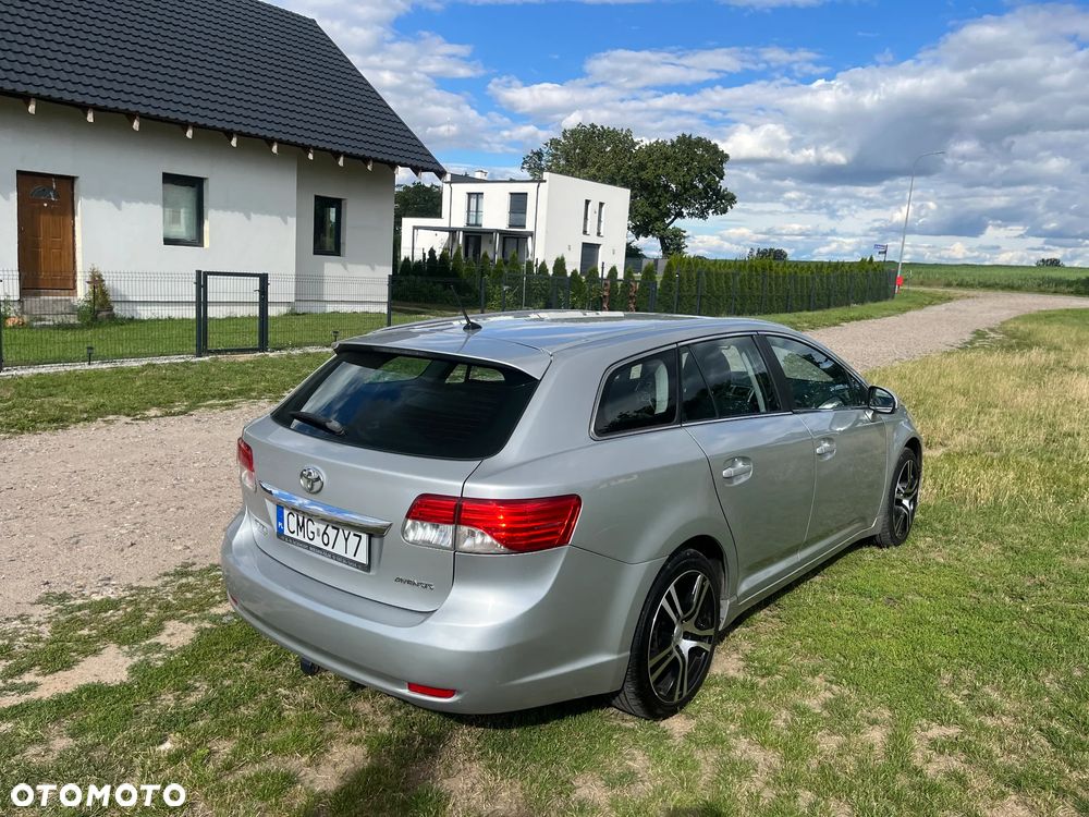 Toyota Avensis 1.8 Sol EU5 - 7