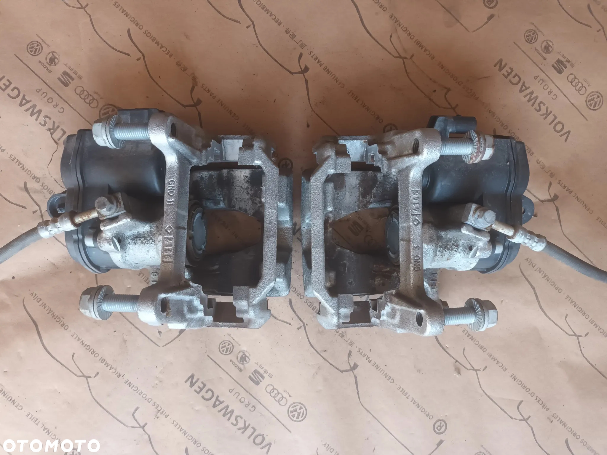 Zacisk hamulcowy tył elektryczny Audi A4 B9 8W 8W0615405AJ 8W0615406AJ 72km - 6