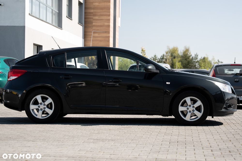 Chevrolet Cruze - 16