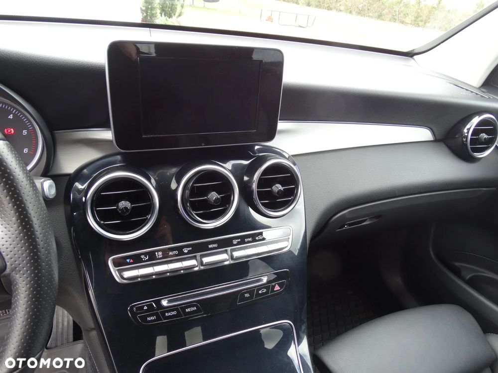 Mercedes-Benz GLC - 17