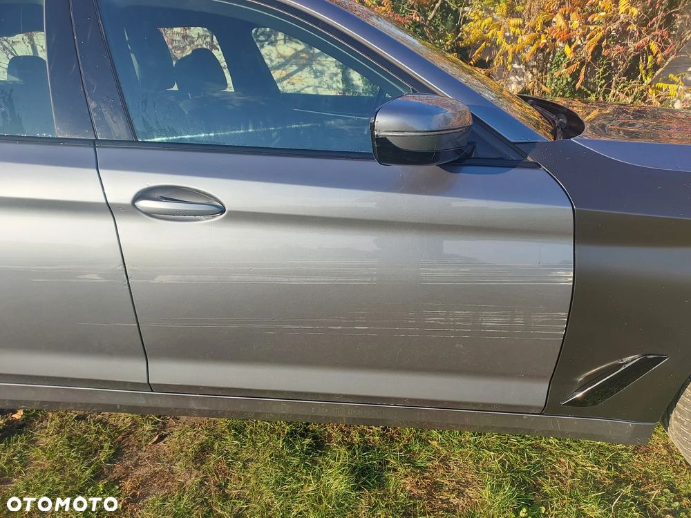 BMW Seria 5 520i Luxury Line - 9