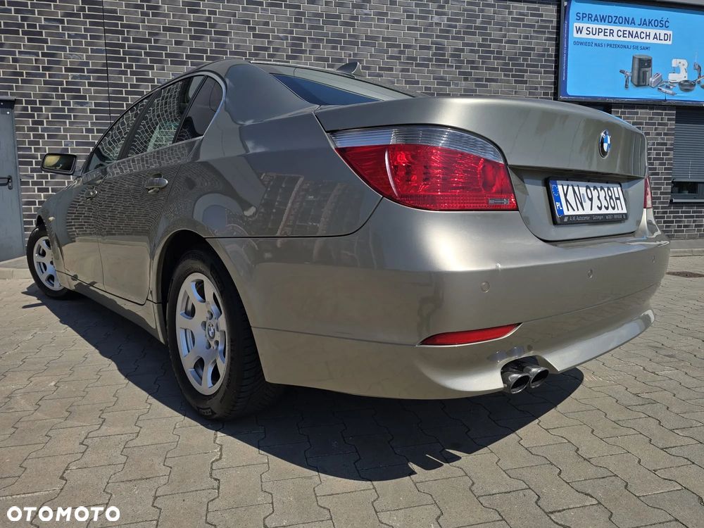 BMW Seria 5 523i - 10