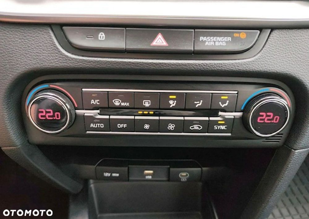 Kia Ceed - 8
