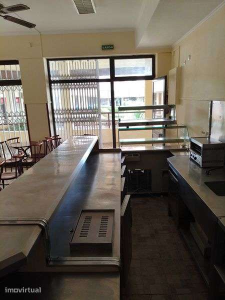 Vende-se Espaço Comercial na Urbanização do Loreto em Coimbra - Grande imagem: 2/11