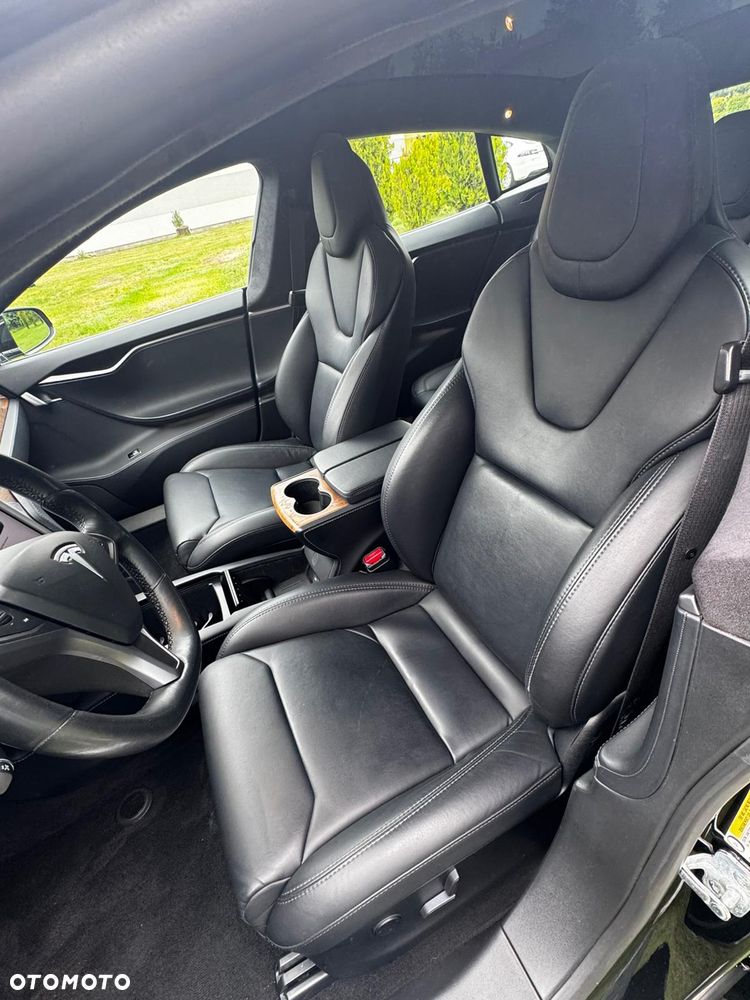 Tesla Model S - 28