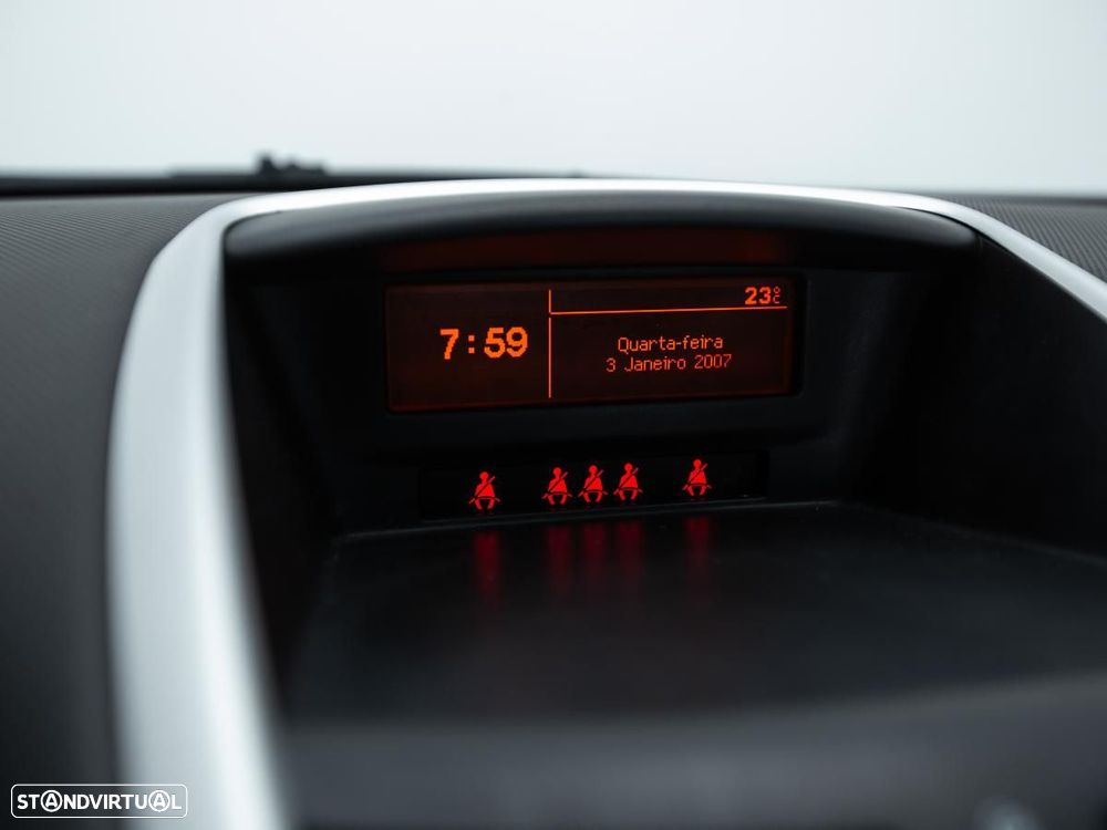 Peugeot 207 - 12