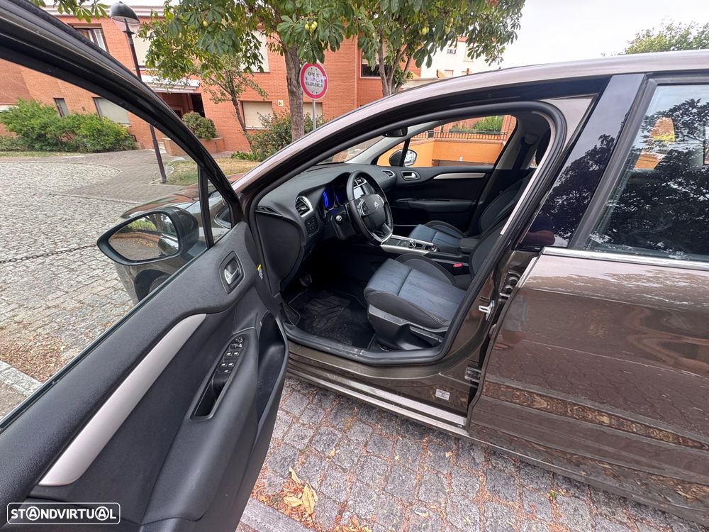 Citroën C4 e-HDi 115 ETG6 Tendance - 17