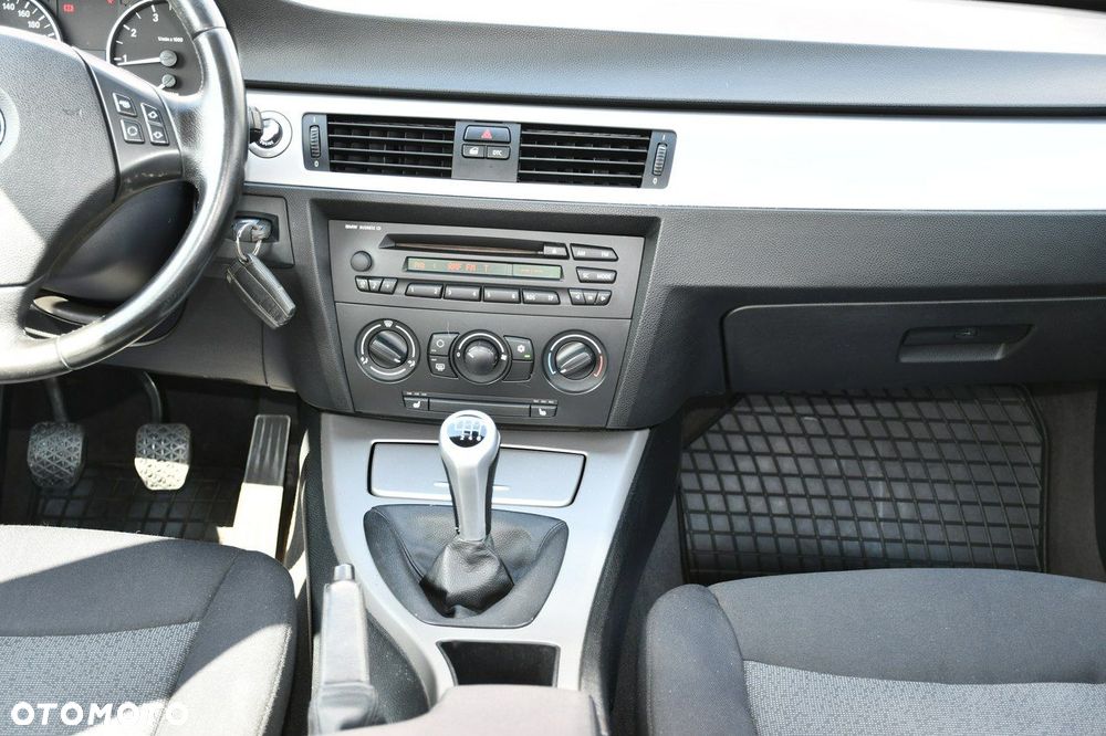 BMW Seria 3 318i - 20