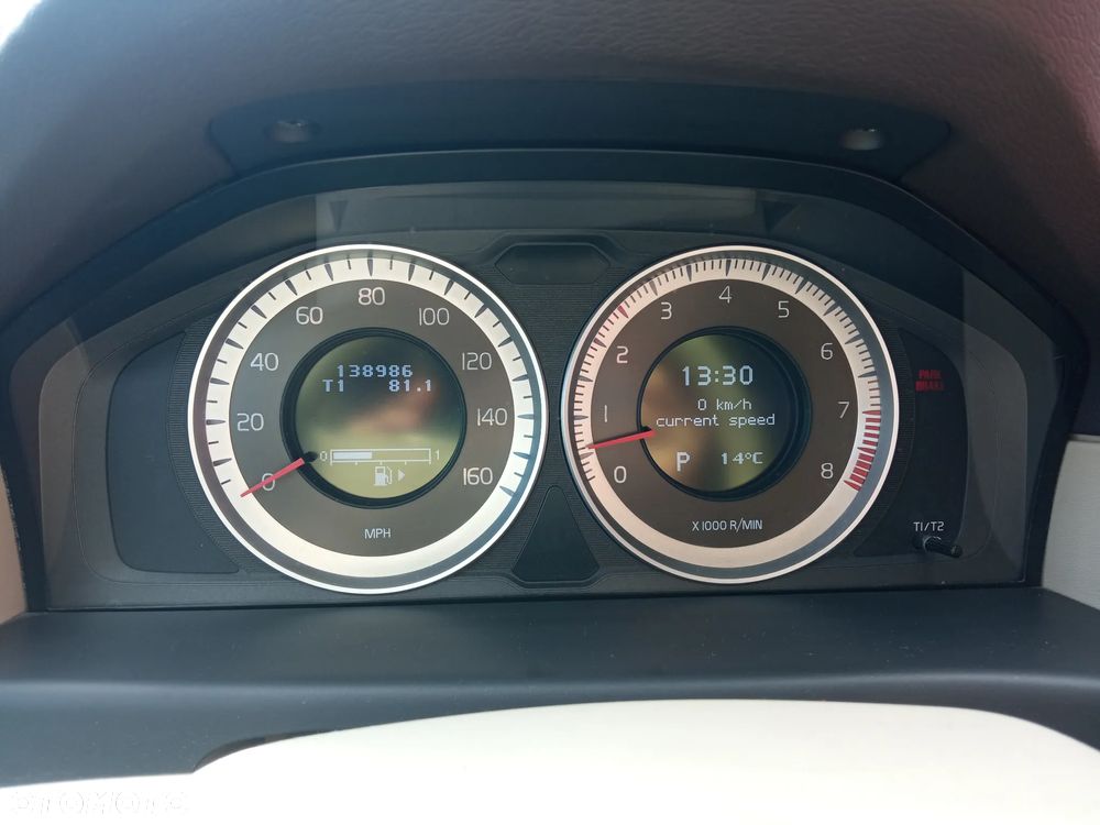 Volvo XC 70 3.2 AWD Summum - 10